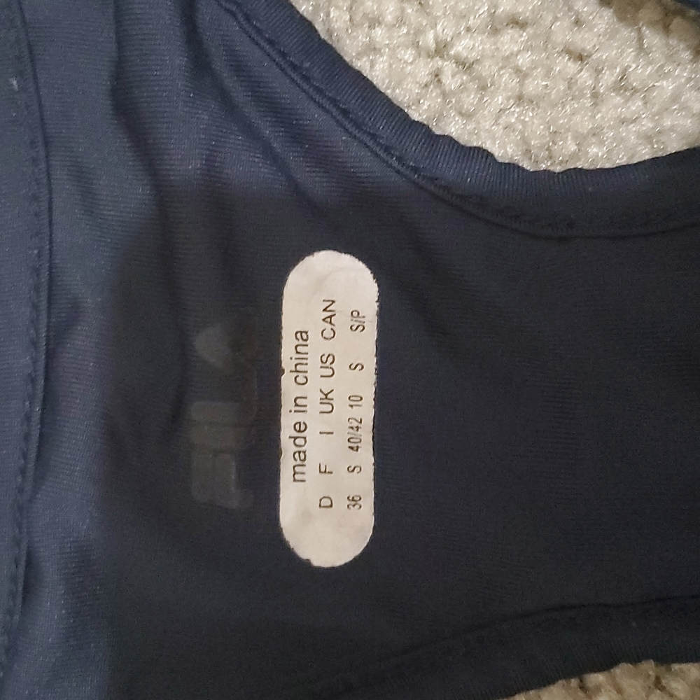 Workout top - Picture 2 of 4